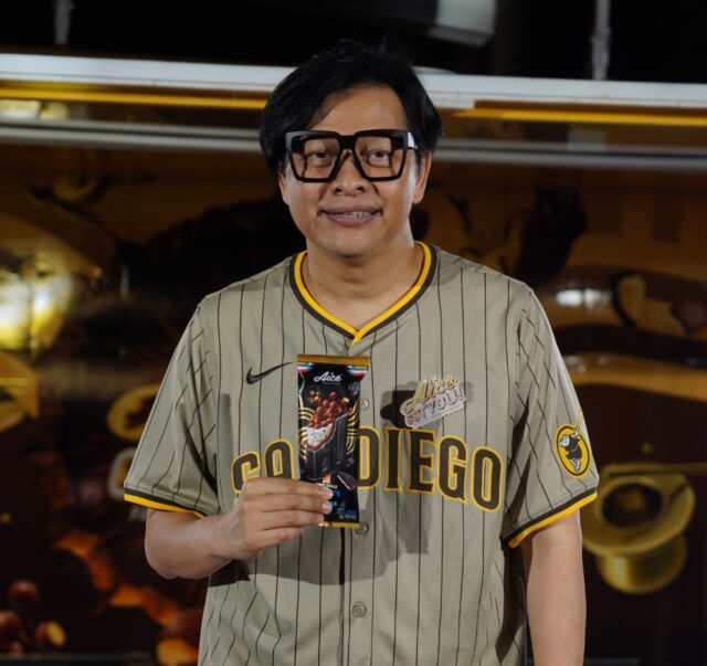 Picsart_25-10-17_10-20-24-538