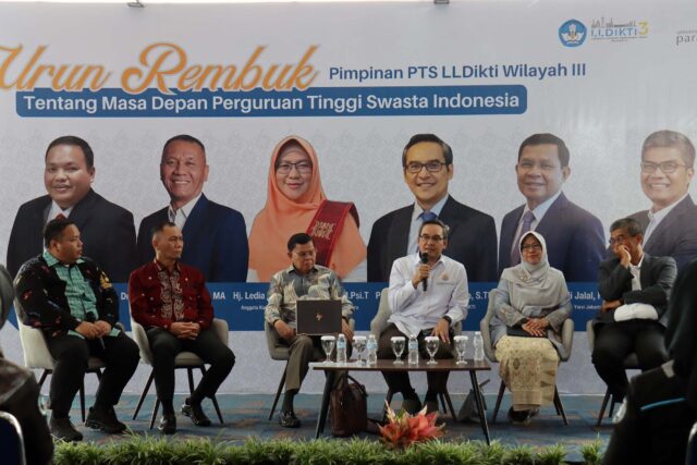 Urun Rembuk lldikti III Masa Depan PTS Indonesia 1